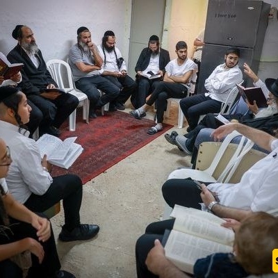 Reports Indicate Israeli Citizens Seeking Shelter Amidst Iran’s Precision Missile Strikes