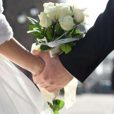 A Strange Selfie of a Newlywed with a Gun That Killed Her