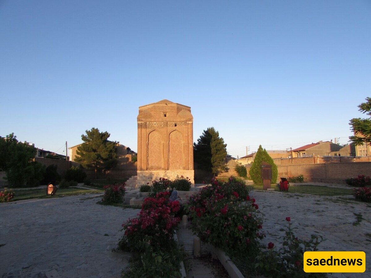 Red Dome of Maragheh / Images