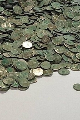 Amateur Treasure Hunter Finds 1,500-Year-Old Treasure Containing Coins of 11 Emperors