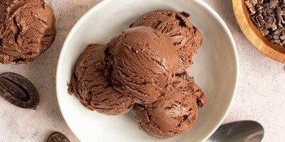 How to Make Chocolate Ice Cream in 5 Minutes