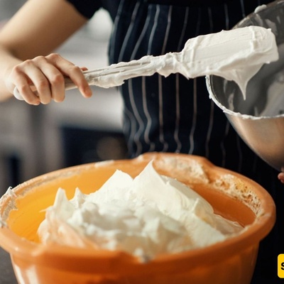 Complete Guide to Whipping Pastry Cream and Preventing It from Becoming Runny