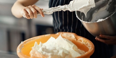 Complete Guide to Whipping Pastry Cream and Preventing It from Becoming Runny