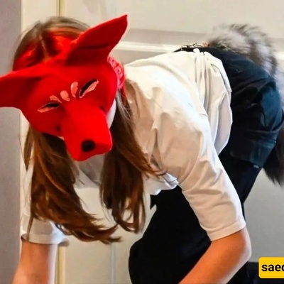 Teenagers Who Prefer Moving on All Fours: A New and Concerning Trend (Photo)