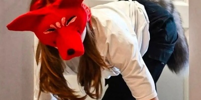 Teenagers Who Prefer Moving on All Fours: A New and Concerning Trend (Photo)