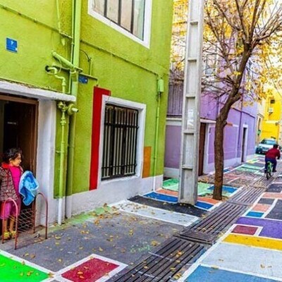 Impressive Creativity by a Southern Female Artist in Designing the Alleys of Bushehr, Known as “Koocheye Naneh Masoumeh” / Bravo – It Looks Stunning + Video