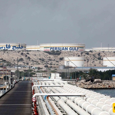 Gulf Oil Exports Plunge 64% Amid Rising Regional Tensions